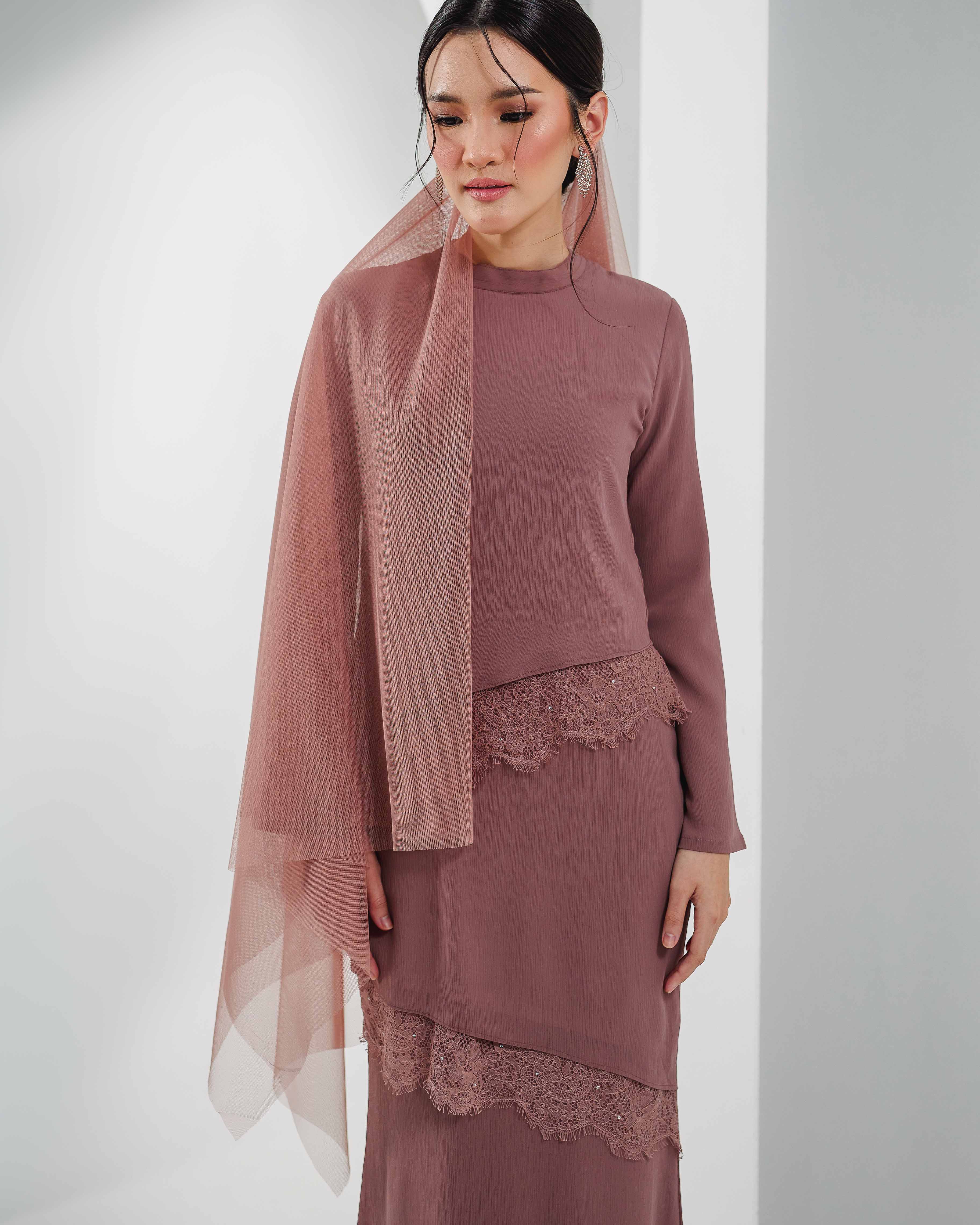 NET VEIL IN SPANISH ROSE